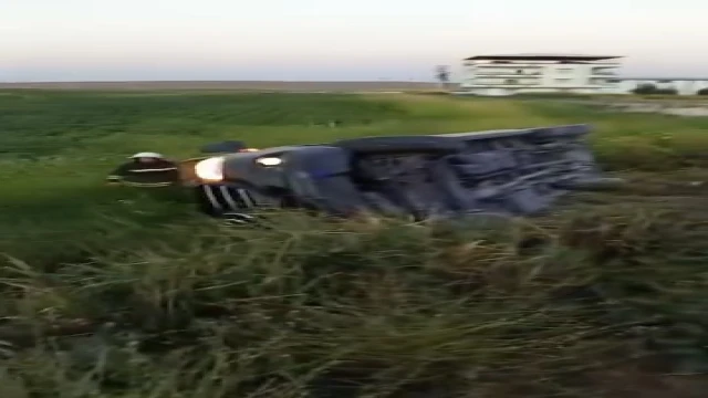 Diyarbakır'da tur minibüsü devrildi; 1'i bebek 7 yaralı