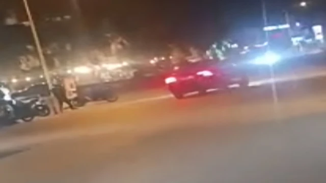 Drift yapıp, kendisini uyaranları bıçakla tehdit etti; polisin takibinde dere yatağına düştü