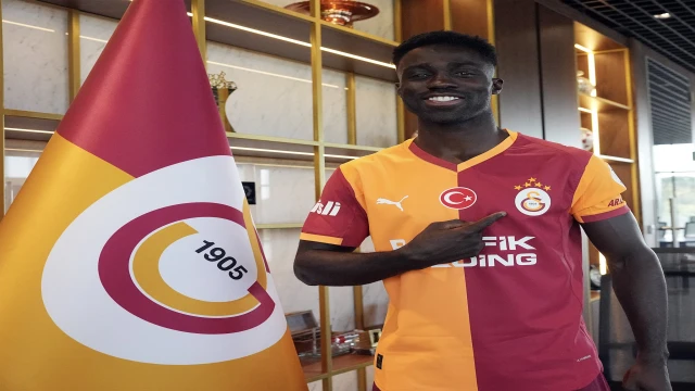 Galatasaray, Davinson Sanchez'in sözleşmesini 2029 yılına kadar uzattı