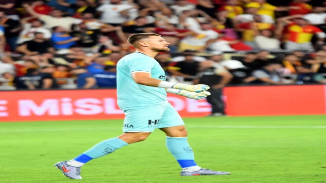 Göztepe'de Lis geçmişe sünger çekti