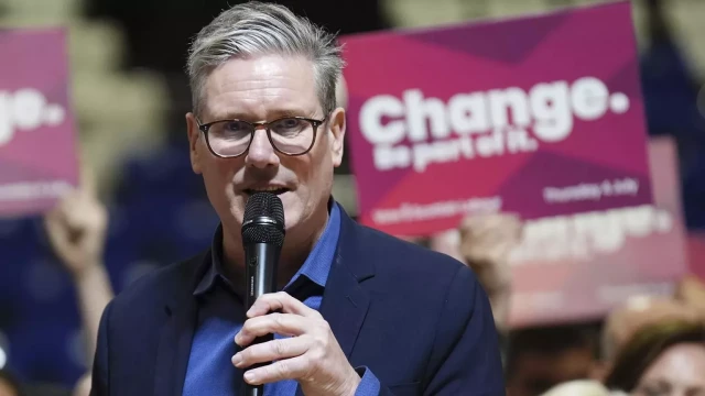 İngiltere Başbakanı Starmer: İsrail, Gazze'ye yardımlar üzerindeki kısıtlamaları acilen kaldırmalı