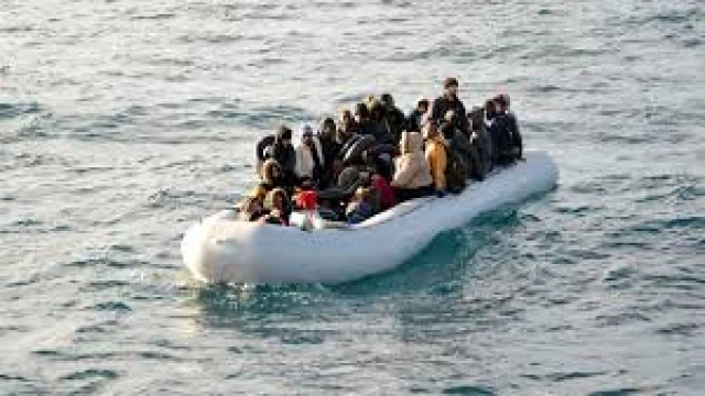 İzmir'de göçmen botu battı; 4 ölü
