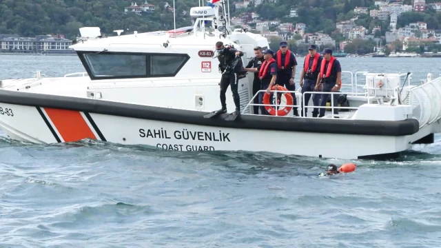 Kayıp Rus yüzücü için arama kurtarma çalışmaları sürdürülüyor