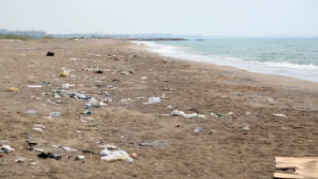 Kumköy Sahili'nde barakalar gitti, çöplük kaldı
