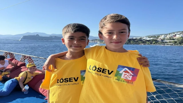 Lösemiyi yenen ikizler, LÖSEV tatil köyünde moral buldu
