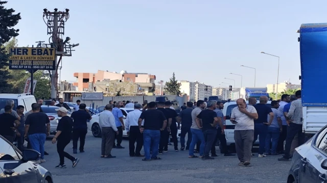 Mardin'de iki aile arasında taşlı sopalı boşanma kavgası kamerada: 4 yaralı