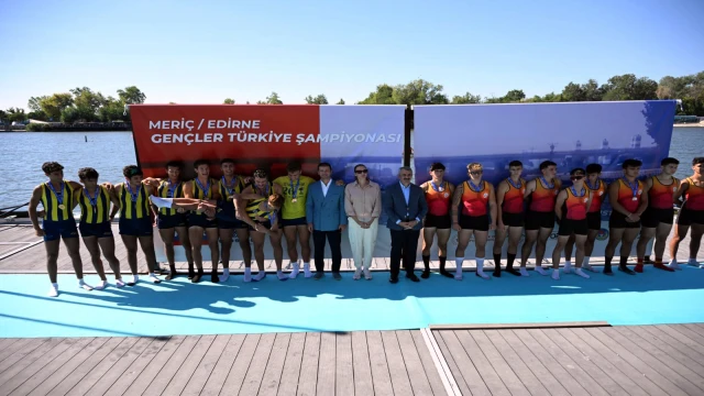 Meriç Nehri’nde gerçekleştirilen Gençler Türkiye Kürek Şampiyonası sona erdi