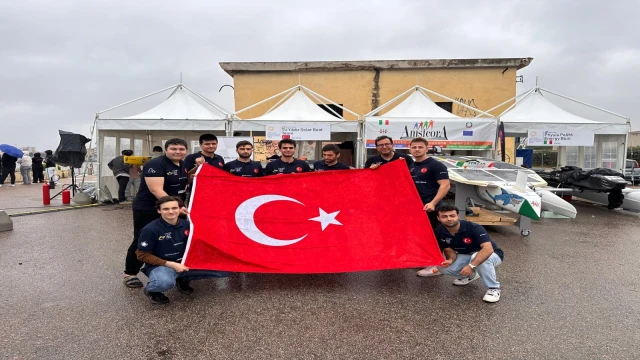 Mühendislik öğrencilerinin milli kodlarla geliştirdiği insansız deniz aracı TEKNOFEST finalinde