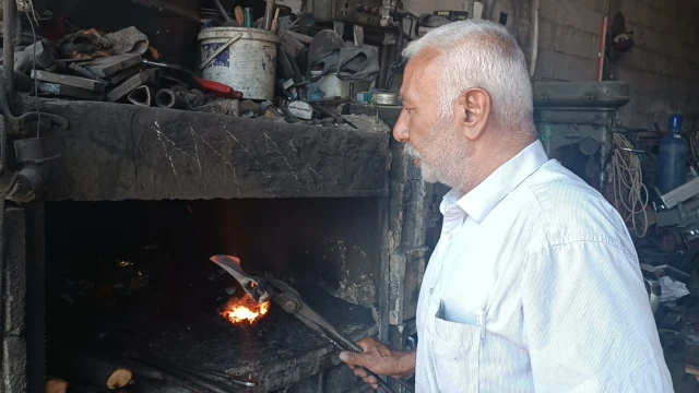 Ocak başında 47 yıldır demir dövüyor