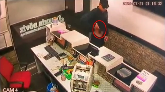 Oyuncak tabancayla döviz bürosunu soymaya kalkıştı