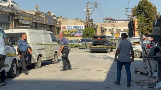 Palalı kavgada ustanın parmağı koptu, 2 kişi de darbedildi