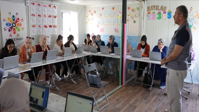 Pegasus’tan 330 depremzede genç kadına dijital kariyer desteği