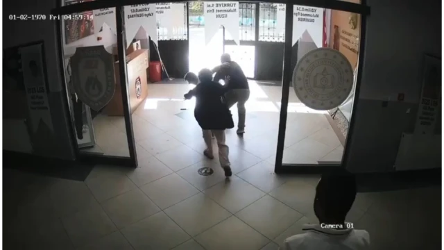 Sahte evrak veren veli, ret cevabı alınca okul idarecilerine bıçakla saldırmaya çalıştı