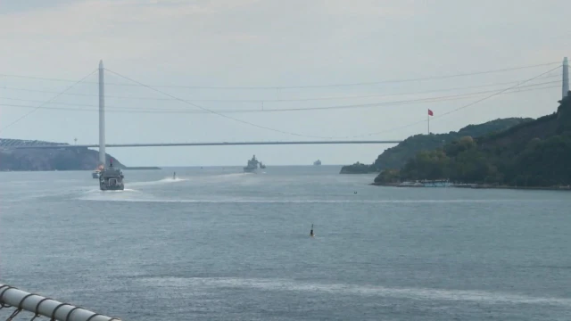 TCG Anadolu 'Mavi Vatan Boğaz Geçişi' için Sarayburnu'ndan demir aldı