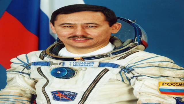 Üç kez uzaya çıkan Kazak kozmonot Musabayev hayatını kaybetti