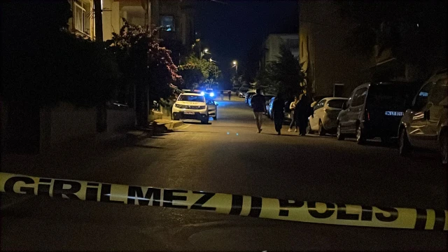 Ümraniye'de sokak ortasında eşini satırla öldürdü: 2 gözaltı