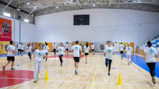 Mersin’de gençler, belediyenin açtığı fiziksel yeterlilik kursunda sınavlara hazırlanıyor