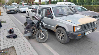 Samsun’da motosiklet kamyonetin kapısına çarptı: 1 yaralı