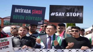 Kastamonu’da üniversite öğrencileri Filistin için yürüdü, ”katil İsrail” sloganı attı
