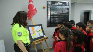 Şırnak’ta öğrenciler trafik haftasını emniyet müdürlüğünde kutladı