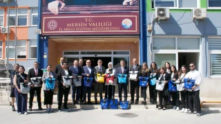 Eski kamyon brandaları çocuklara çanta oldu